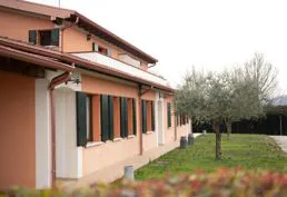 La cascina e il suo giardino 